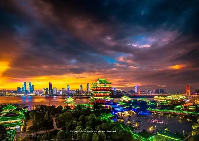 红色湖南，传承时代华章